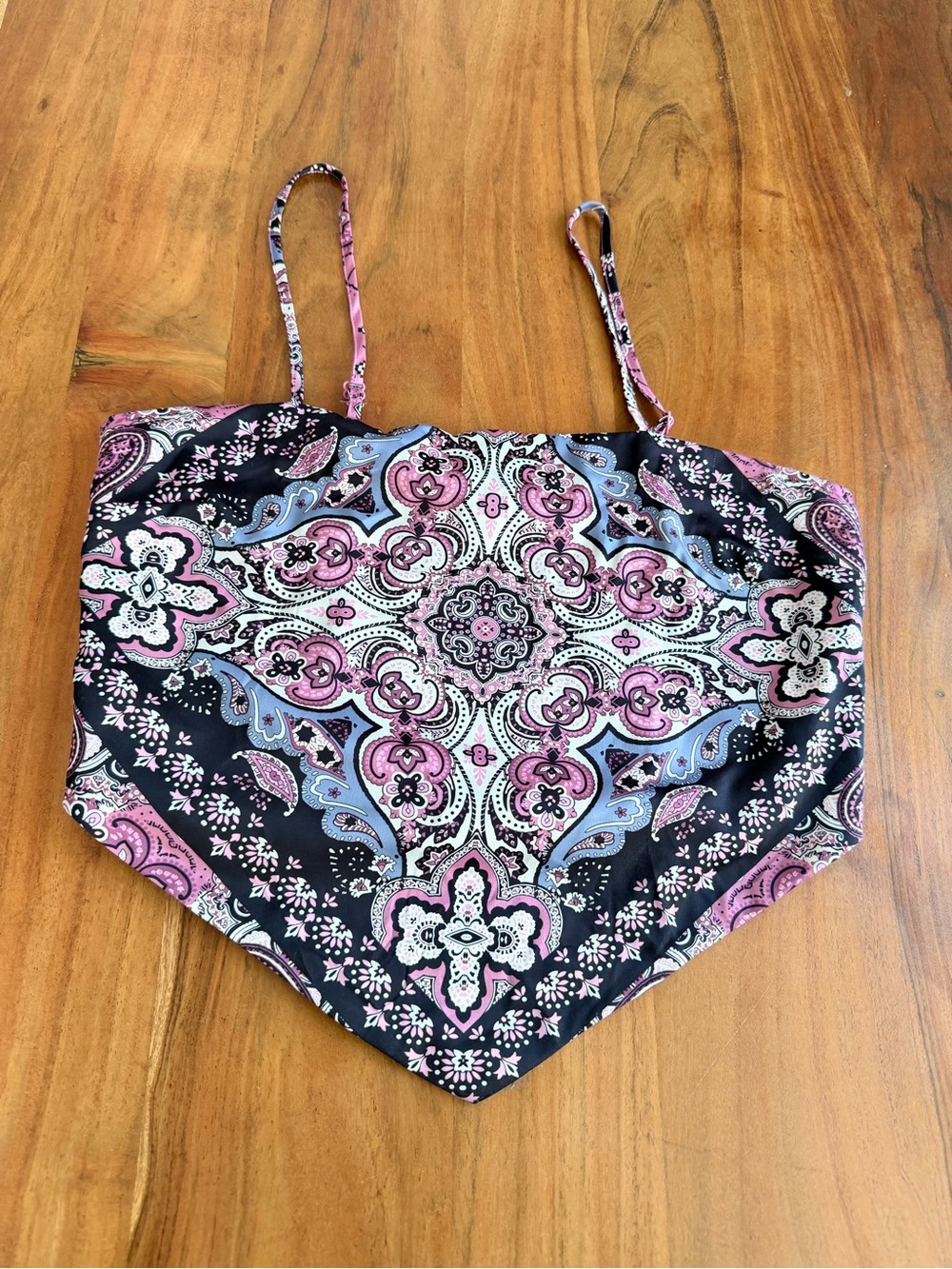 Graphic Paisley Bandana Print Handkerchief Cami Top - Black & Pink women size s
